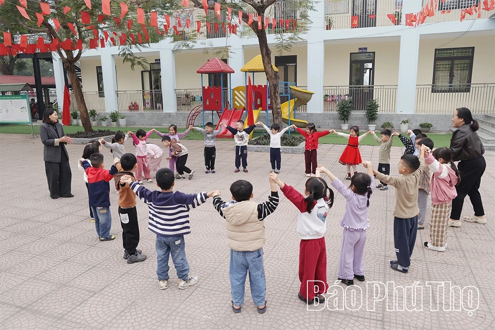 Đảm bảo vệ sinh an toàn thực phẩm trong bếp ăn bán trú cho học sinh Trường Mầm non Gia Khánh, xã Bình Xuyên