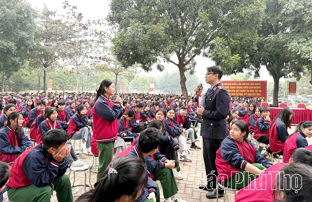 Phiên tòa giả định - Cách làm hiệu quả trong tuyên truyền pháp luật cho học sinh