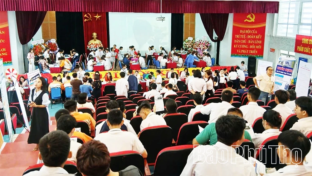 Trung tâm Dịch vụ việc làm Vĩnh Phúc - Cầu nối thị trường lao động