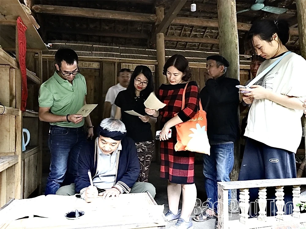 Khám phá du lịch cộng đồng bản Sưng