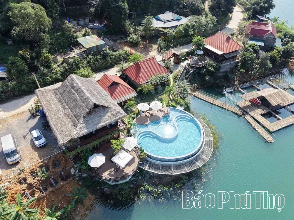 Hướng phát triển du lịch cộng đồng Đà Bắc bền vững