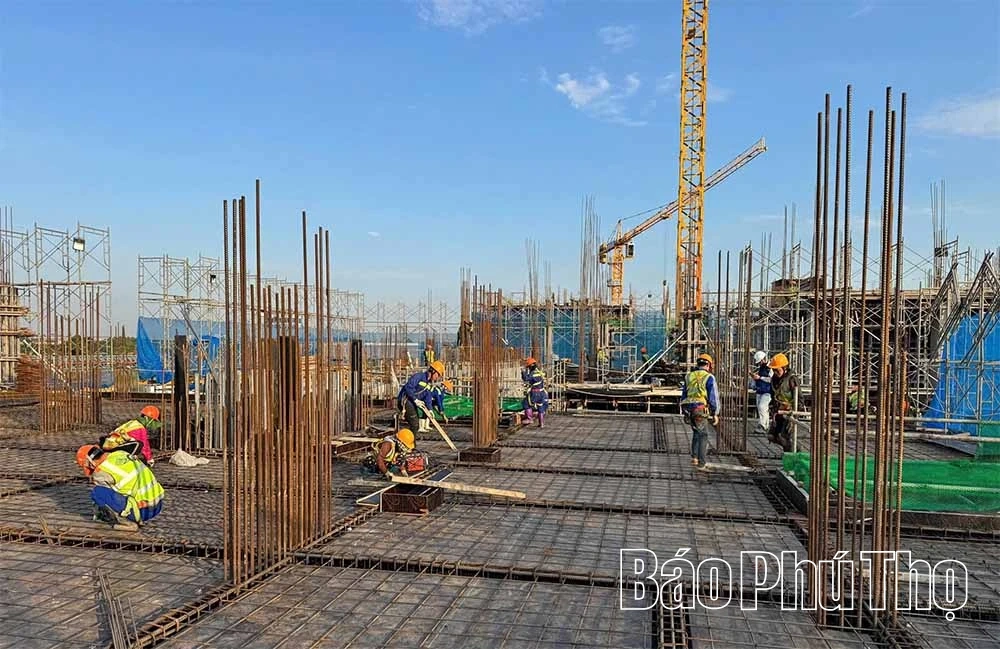 Thi đua sản xuất, kinh doanh chào mừng Đại hội Đảng