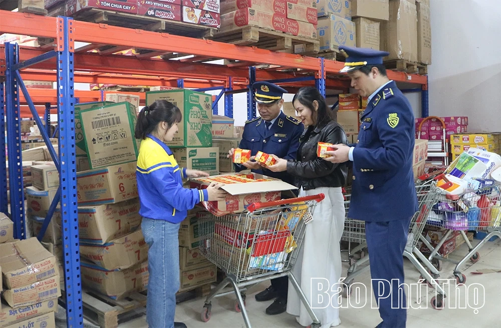 Chủ động nguồn cung, giữ bình ổn thị trường hàng hóa Tết Nguyên đán Bính Ngọ