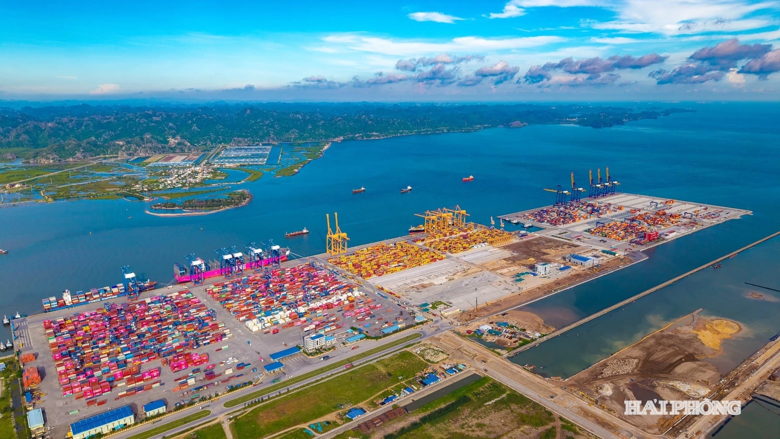 Tổ hợp cảng biển hiện đại nhất miền Bắc