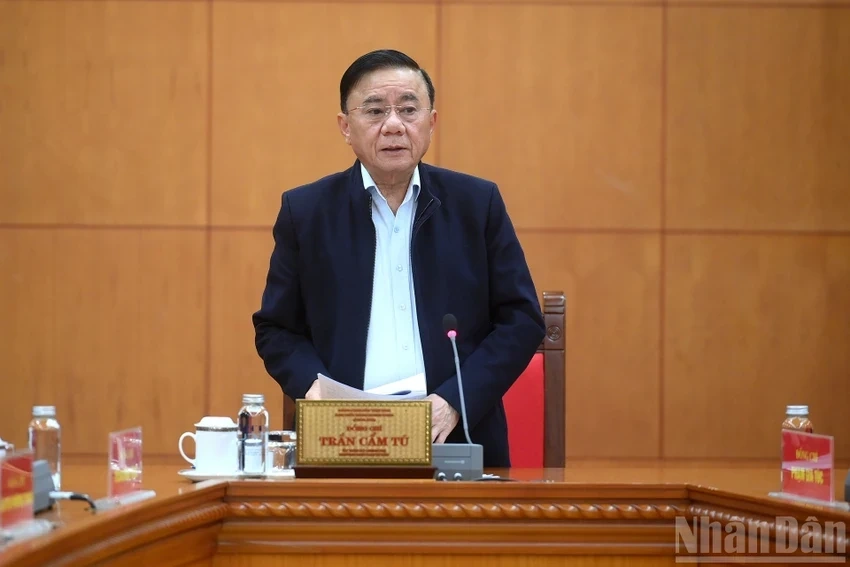 Bộ Chính trị yêu cầu sớm tham mưu thay thế Quy định 213 về đảng viên nơi cư trú