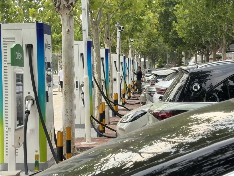 Trung Quốc xây dựng mạng lưới sạc xe điện lớn nhất thế giới