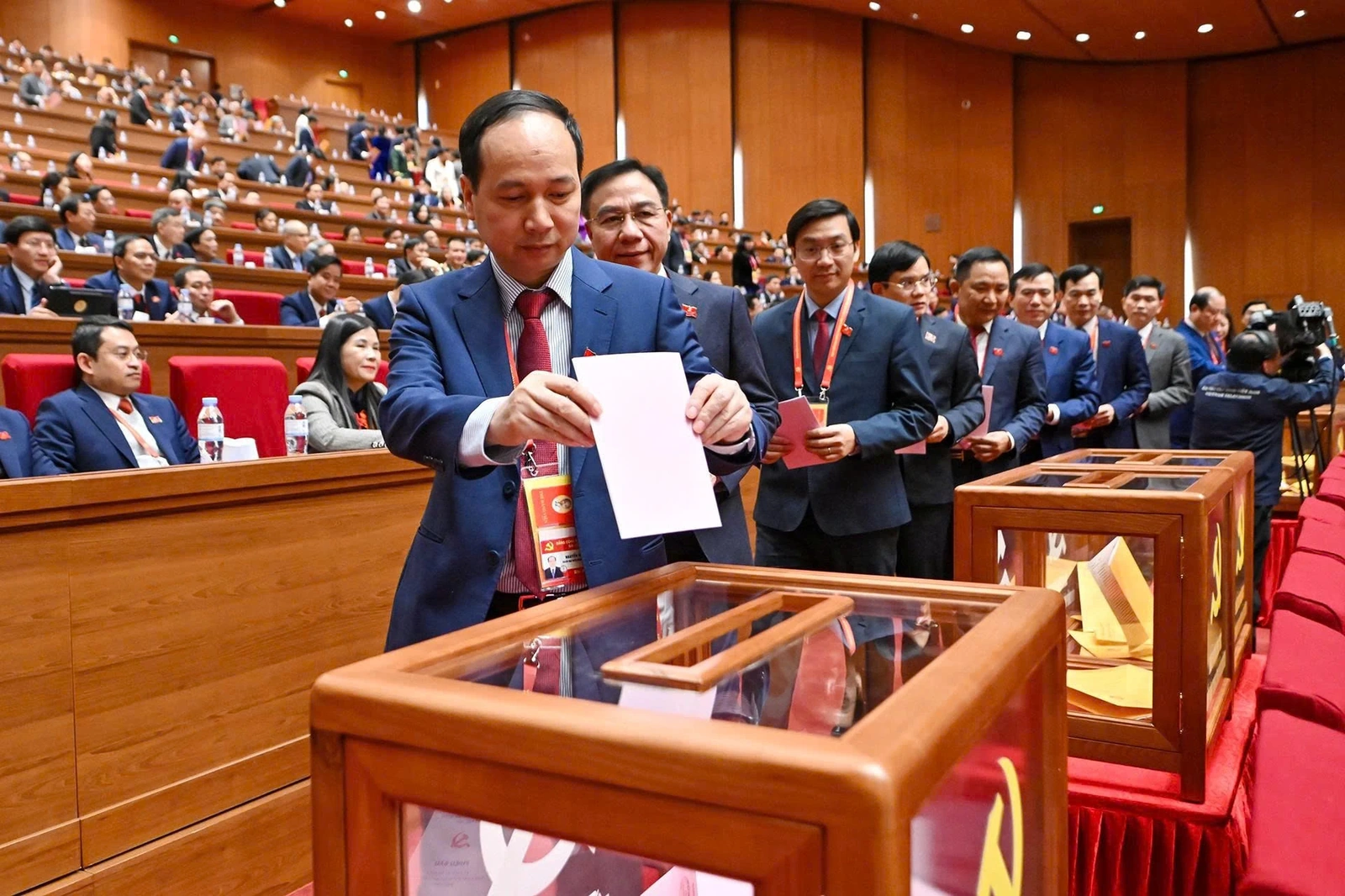 Hai đại biểu Đoàn Đảng bộ tỉnh Phú Thọ trúng cử Ban Chấp hành Trung ương Đảng khóa XIV