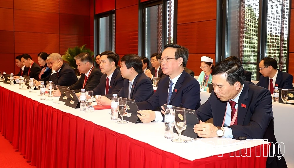 Đoàn đại biểu tỉnh Phú Thọ đóng góp nhiều ý kiến vào các dự thảo văn kiện trình Đại hội XIV của Đảng