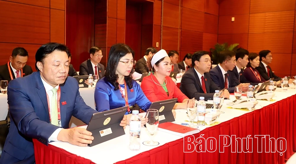 Đoàn đại biểu tỉnh Phú Thọ đóng góp nhiều ý kiến vào các dự thảo văn kiện trình Đại hội XIV của Đảng