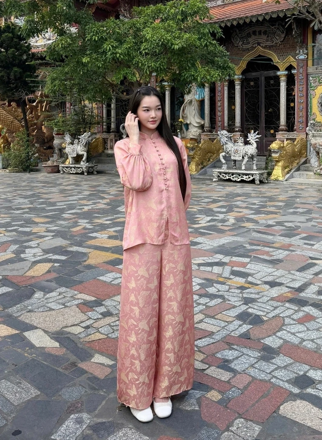 Áo bà ba thành mốt hot dịp Tết 2026