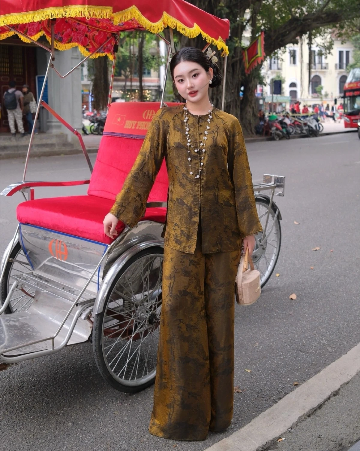 Áo bà ba thành mốt hot dịp Tết 2026