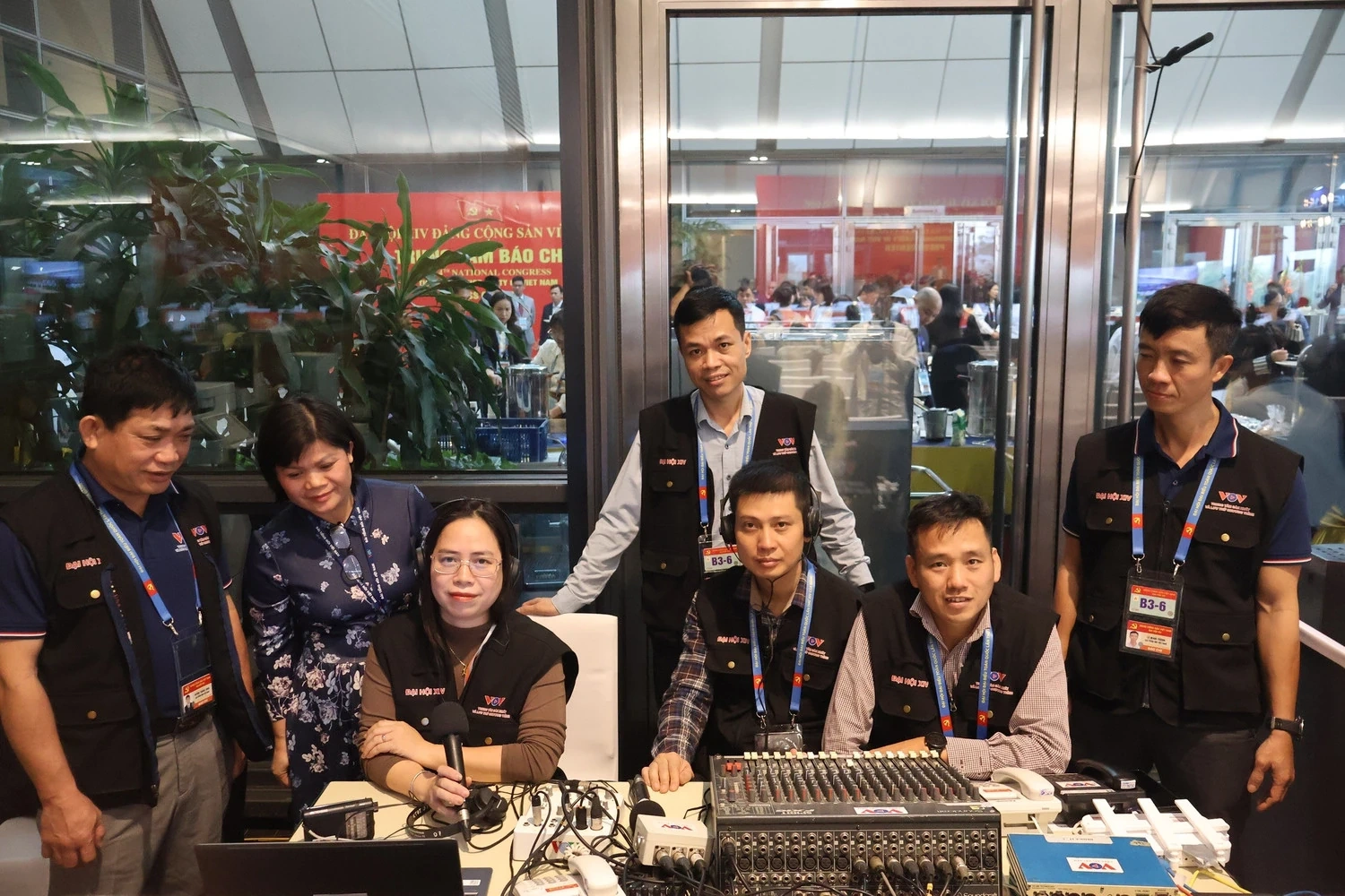 Các nhà báo bày tỏ vinh dự, tự hào và trách nhiệm khi tác nghiệp tại Đại hội XIV của Đảng