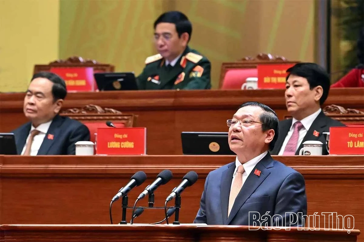 Thảo luận ở hội trường về các Văn kiện Đại hội