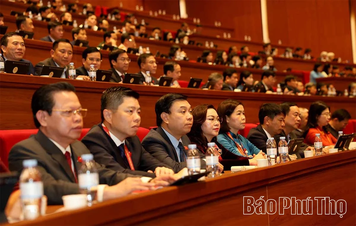 Thảo luận ở hội trường về các Văn kiện Đại hội