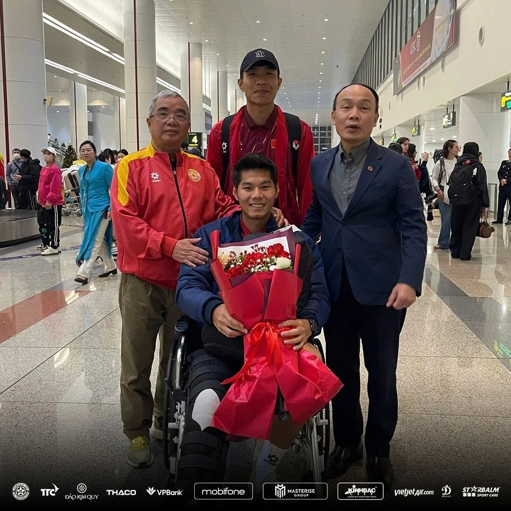 U23 Việt Nam về nước trong vòng tay yêu thương của người hâm mộ