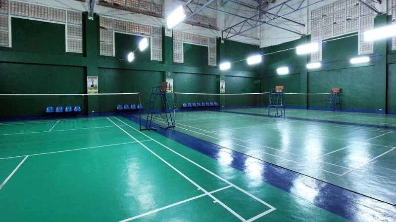 Bóc tách chi phí đầu tư đèn sân cầu lông: Làm thế nào để “sáng” cả túi tiền?