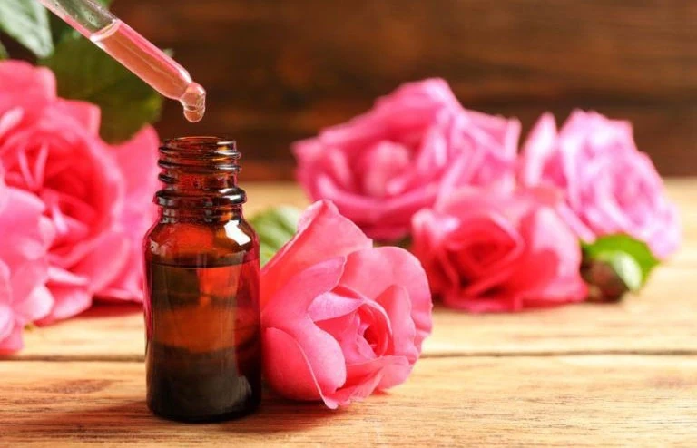 Bí quyết dưỡng da rạng rỡ với 4 loại tinh dầu thiên nhiên mát lành