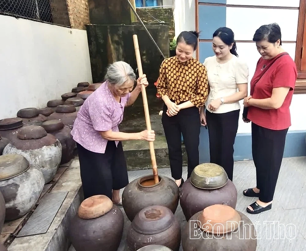 The Rich Flavor of Kha Do Traditional Fermented Soy Sauce