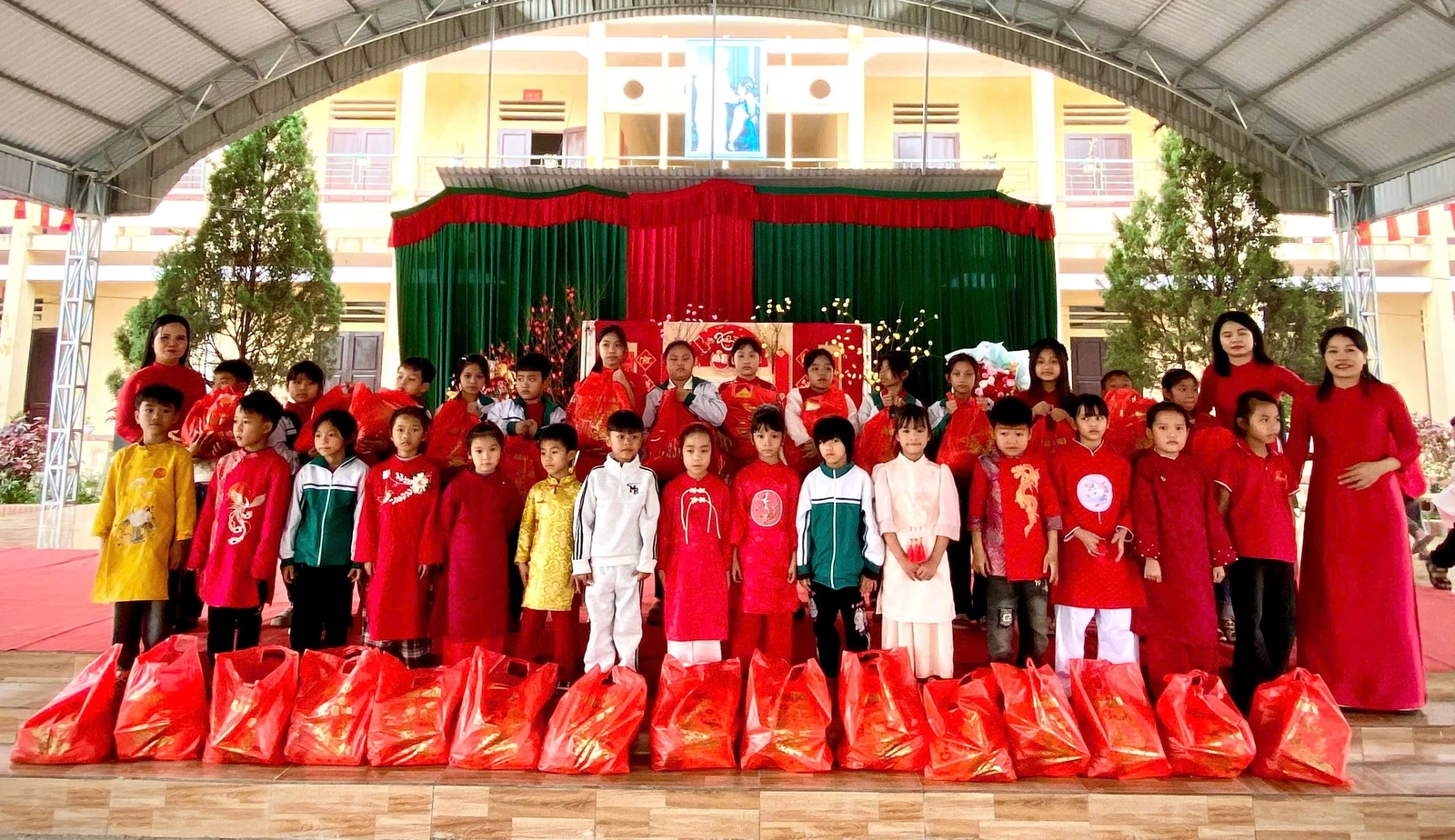 Ngày Tết quê em bài học kỹ năng sống từ những trải nghiệm