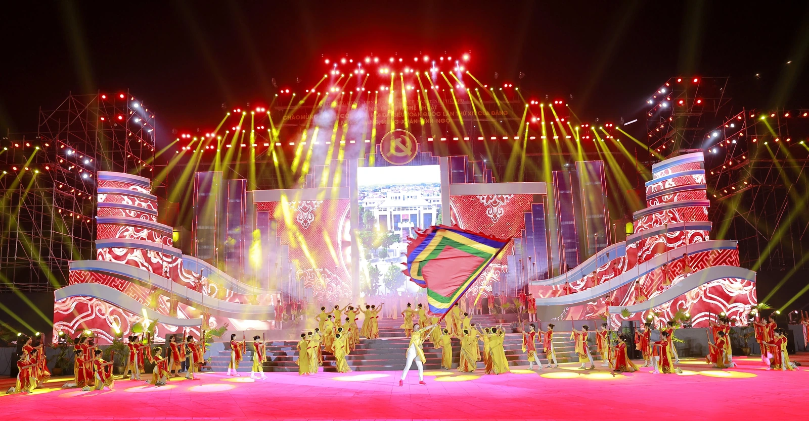 Chương trình nghệ thuật Đất Tổ linh thiêng - Khát vọng hùng cường”