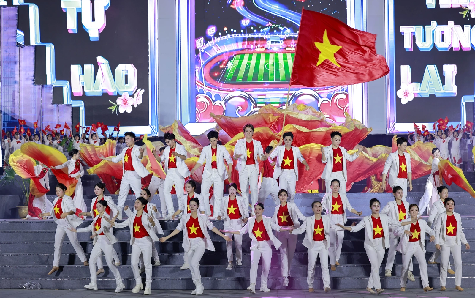 Chương trình nghệ thuật Đất Tổ linh thiêng - Khát vọng hùng cường”