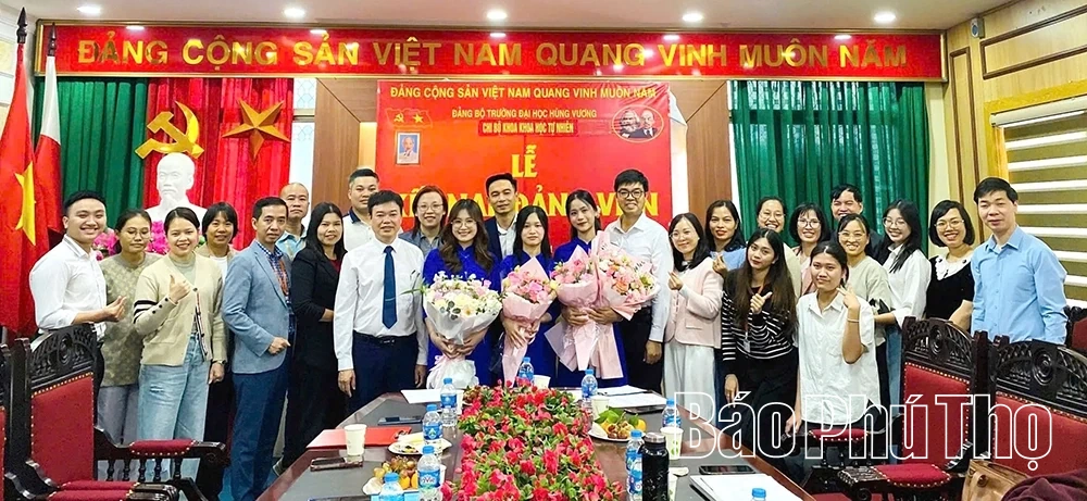 Năm 2025, toàn tỉnh kết nạp 3.262 đảng viên mới