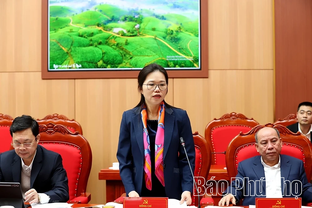 Cho ý kiến về công tác nhân sự chuẩn bị bầu cử và các nghị quyết, đề án phát triển kinh tế - xã hội chiến lược