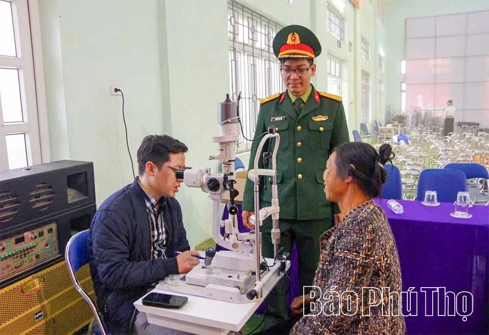 “Xuân đoàn kết, Tết thắm tình quân dân”