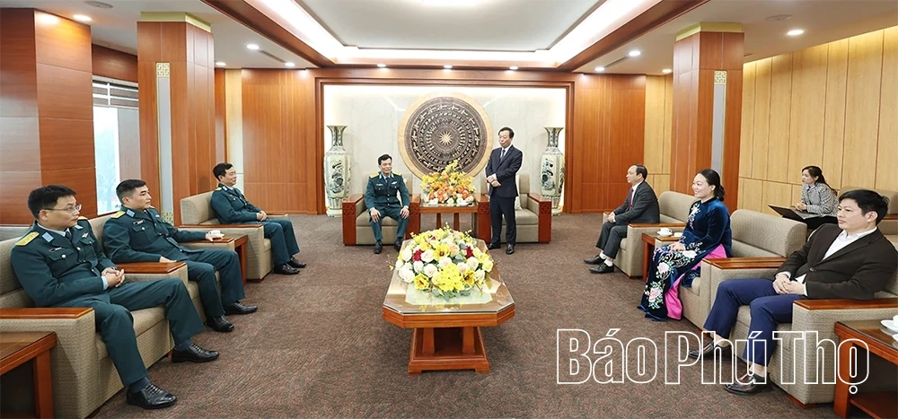 Sư đoàn 361 chúc Tết Tỉnh ủy Phú Thọ nhân dịp Xuân Bính Ngọ 2026