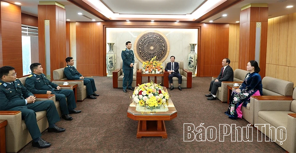 Sư đoàn 361 chúc Tết Tỉnh ủy Phú Thọ nhân dịp Xuân Bính Ngọ 2026