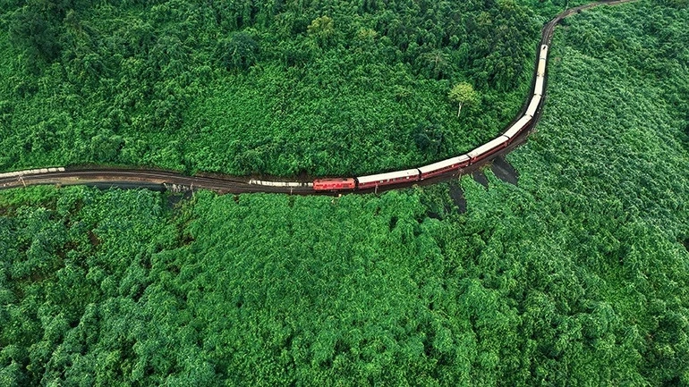 Du lịch xuyên Việt bằng tàu hỏa: Hành trình trải nghiệm chậm rãi và giàu cảm xúc