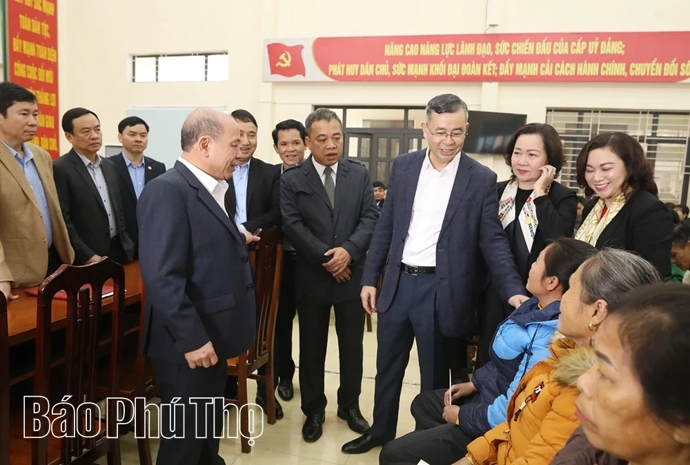 Đoàn đại biểu Quốc hội tỉnh thăm, tặng 1.705 suất quà Tết