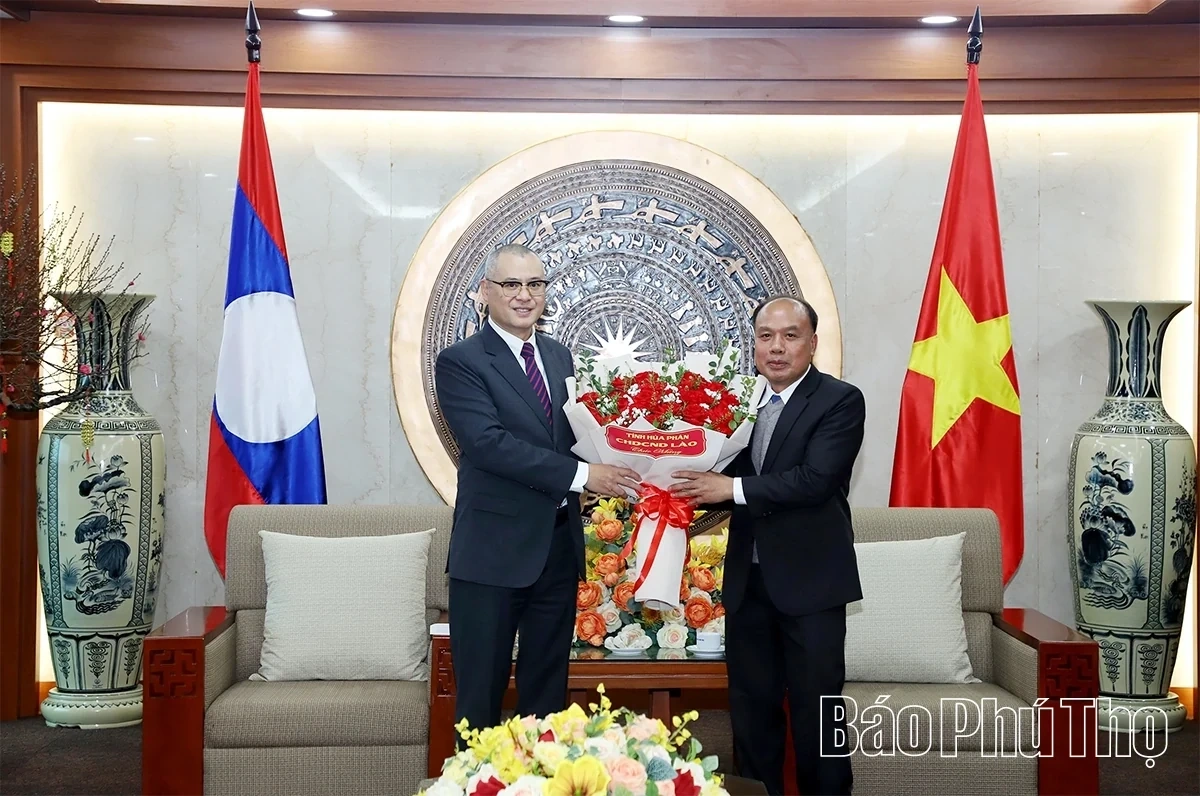 Provincial Party Secretary Receives Delegation from Houaphanh Province