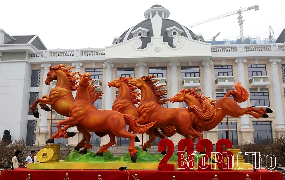 Mascots Welcome the Year of the Horse 