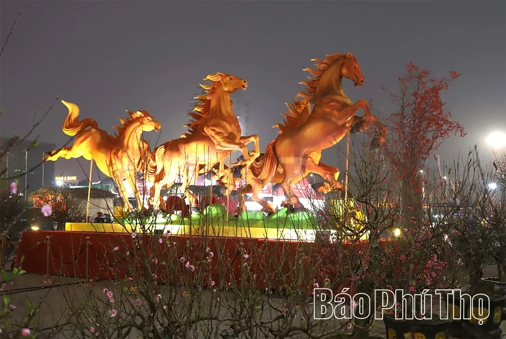 Mascots Welcome the Year of the Horse 