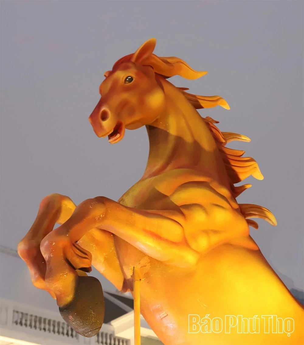 Mascots Welcome the Year of the Horse 