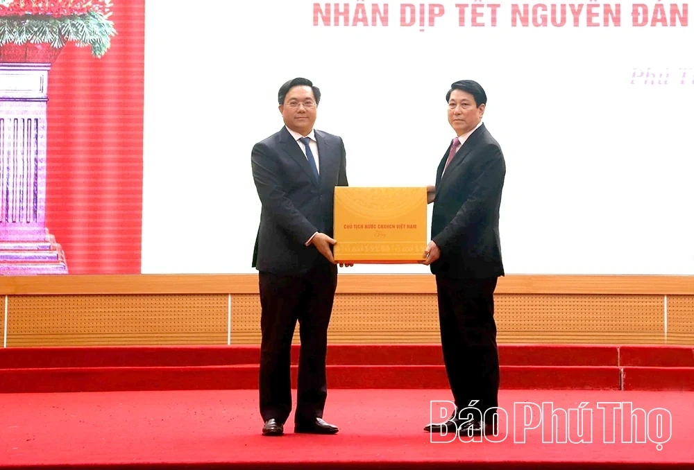 State President Luong Cuong Visits, Presents Gifts, and Extends Lunar New Year Wishes in Phu Tho