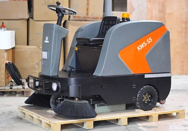 TOP 5 xe quét rác công nghiệp: Chính hãng, Chất lượng, Hiệu quả