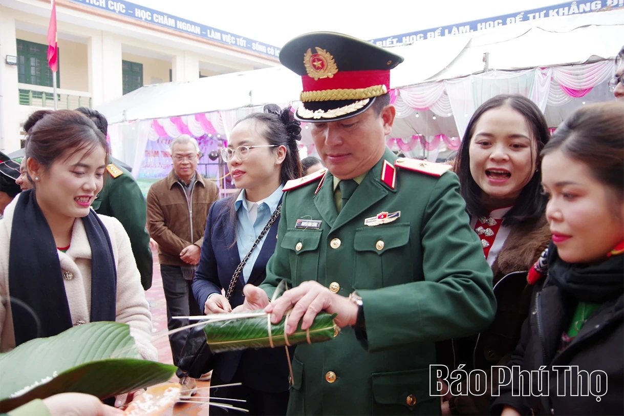 Bộ CHQS tỉnh: Tổ chức Chương trình “Xuân đoàn kết - Tết thắm tình quân dân”