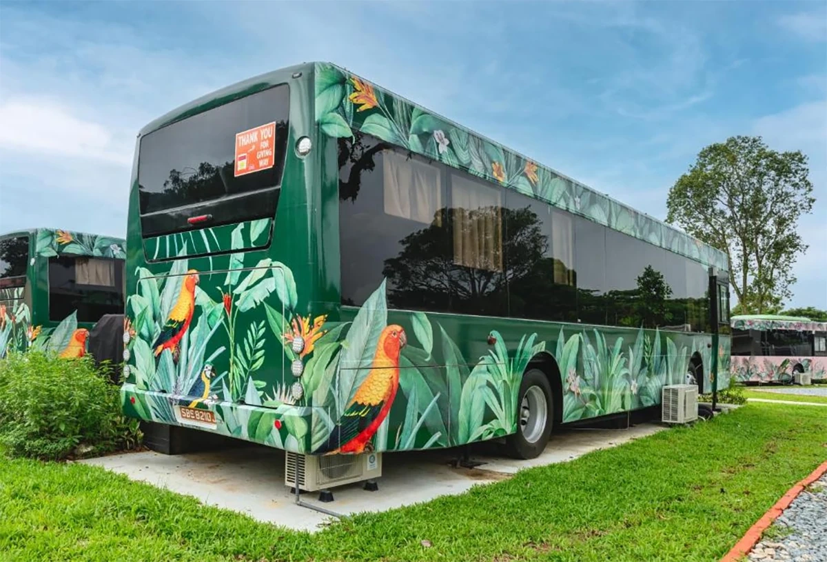 Bên trong khách sạn trên xe buýt ở Singapore