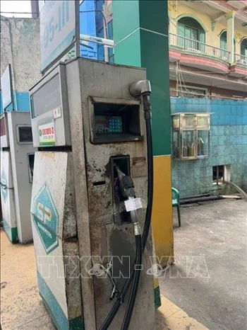 Khởi tố vụ án sản xuất, buôn bán xăng RON A95 giả