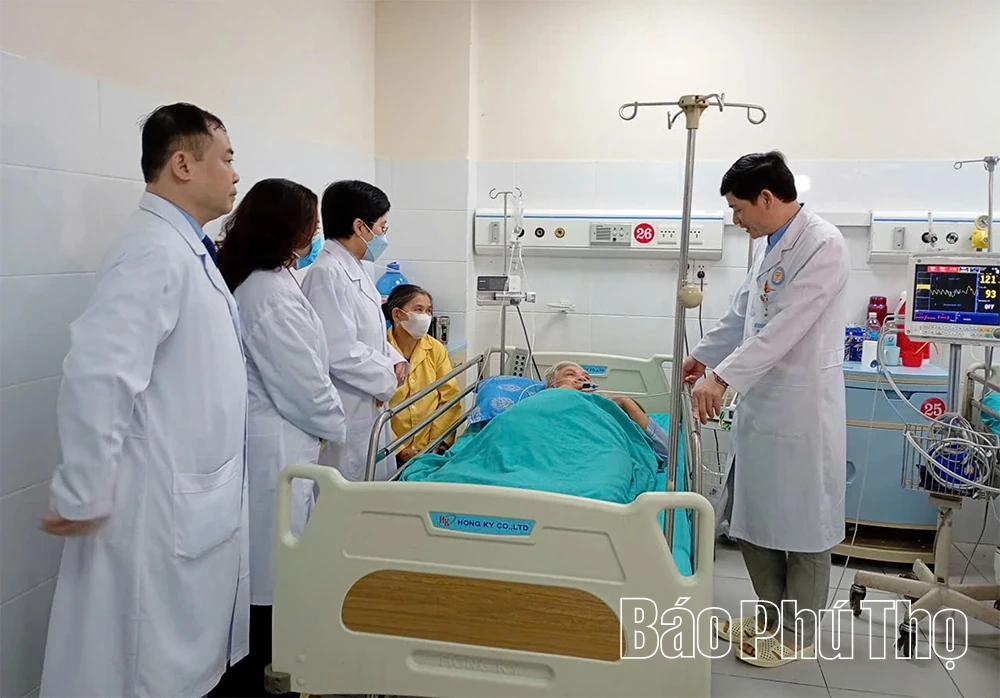 Đoàn ĐBQH tỉnh tặng quà Tết tại các đơn vị, địa phương