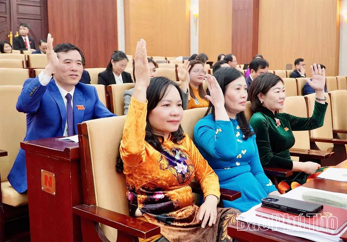 Triển khai kịp thời, hiệu quả các nghị quyết và chuẩn bị chu đáo cho nhiệm kỳ mới