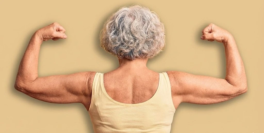 4 bài tập thể dục buổi sáng giúp săn chắc bắp tay hiệu quả hơn tập tạ sau tuổi 50