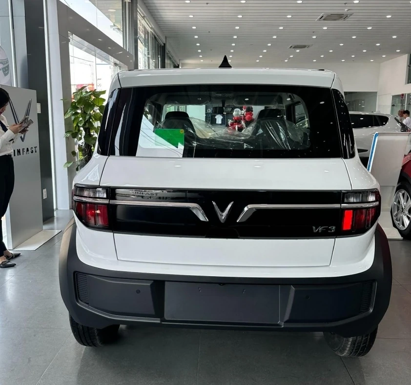 Ngắm VinFast VF 3 Plus vừa về đại lý Việt: Bổ sung thêm trang bị, giá 315 triệu đồng