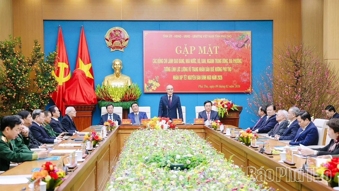Meeting with current and former leaders of the Party and State, and generals from Phu Tho province on the occasion of the Lunar New Year
