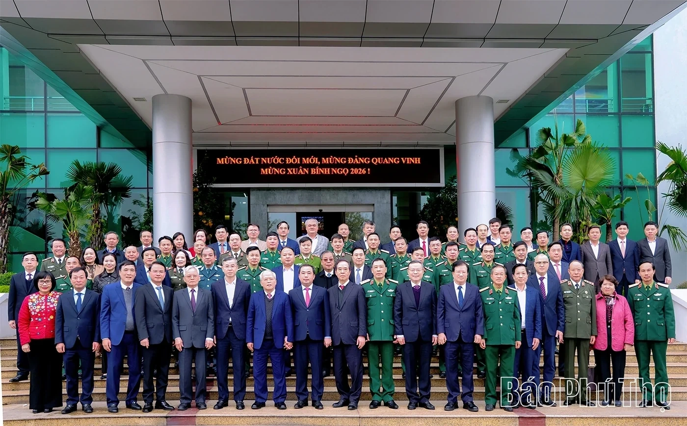 Meeting with current and former leaders of the Party and State, and generals from Phu Tho province on the occasion of the Lunar New Year