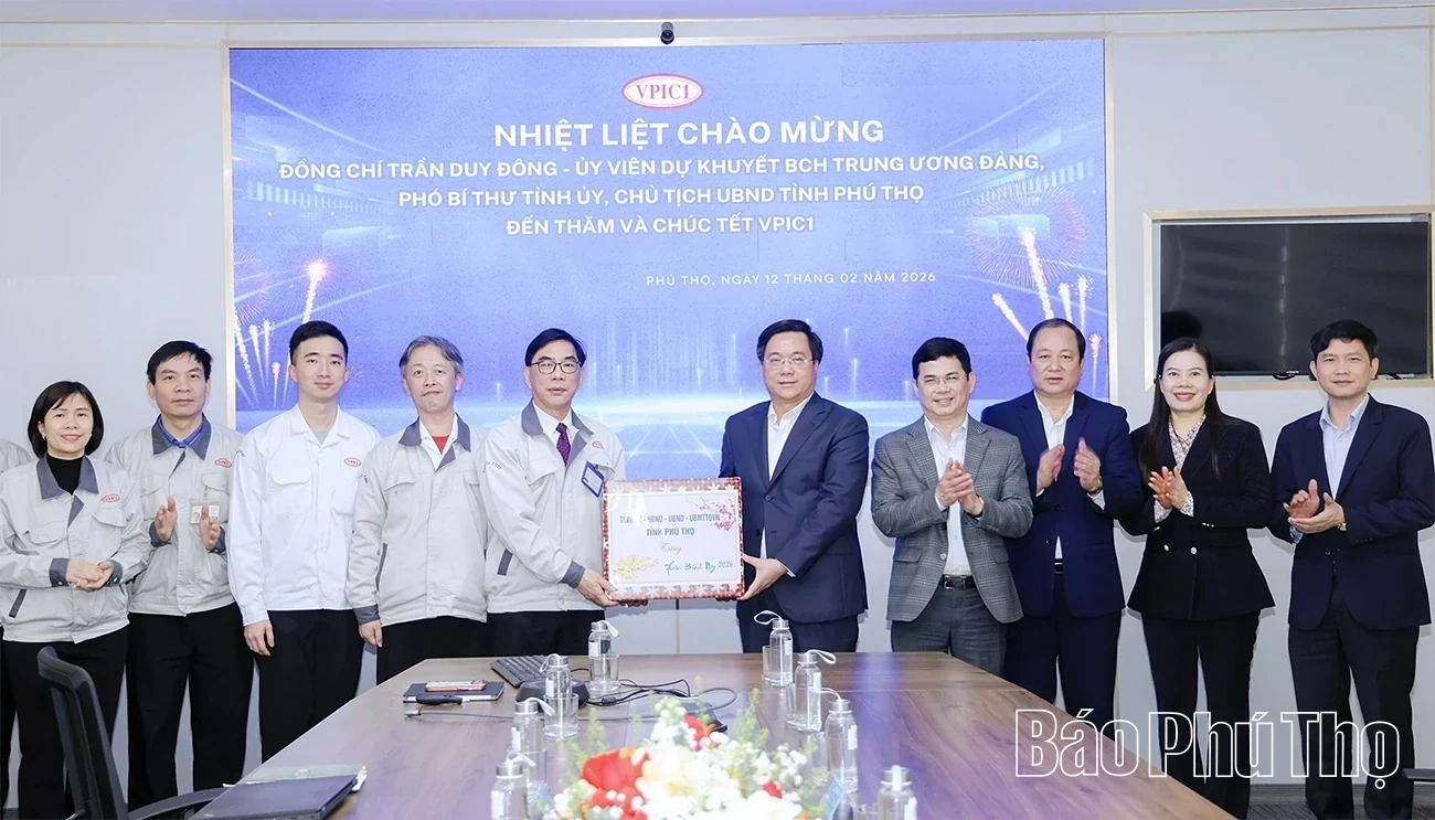 Provincial Chairman Tran Duy Dong Extends Tet Greetings to Enterprises in Vinh Phuc Area