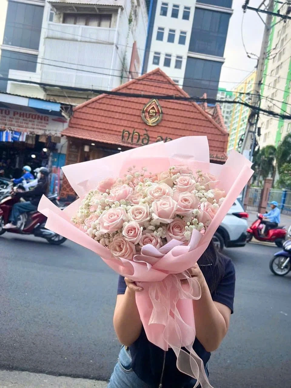 Dịch vụ điện hoa online: Giải pháp kết nối yêu thương nhanh chóng nhất