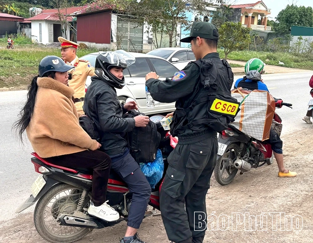 Phòng Cảnh sát giao thông Công an tỉnh lập 23 điểm hỗ trợ người dân về quê đón Tết